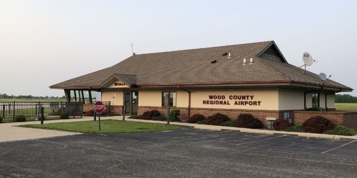 Mid Ohio Valley Regional Airport